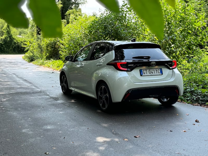 Toyota Yaris 2024: guarda la gallery del nuovo ibrido da 130 CV 10