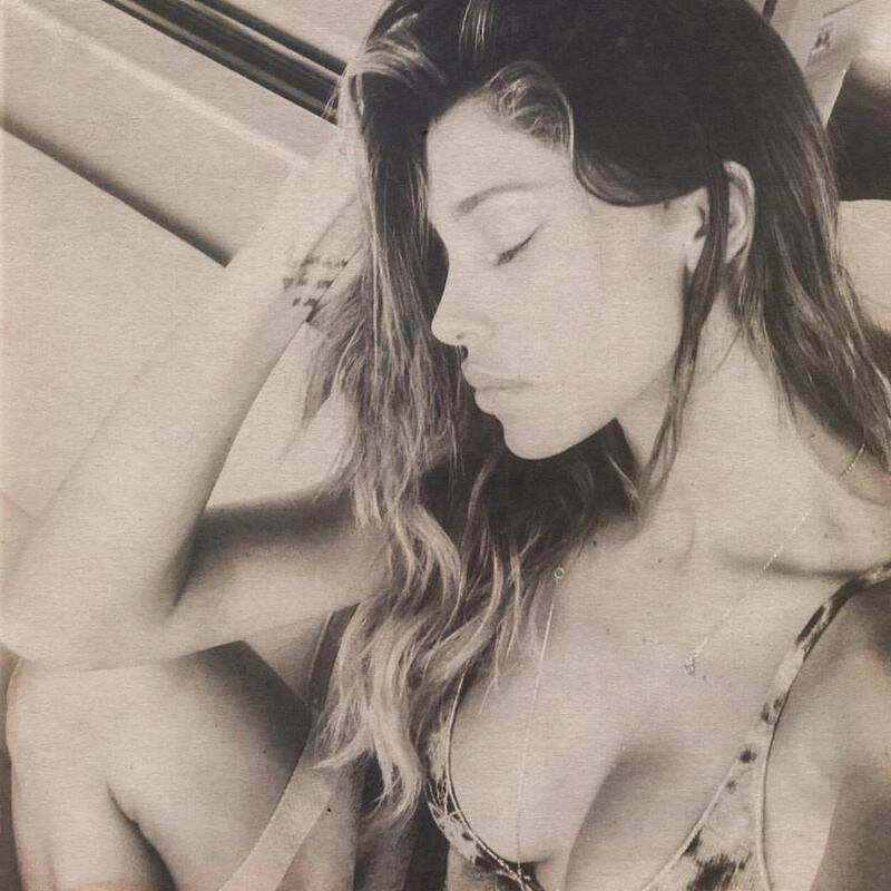 Belen Rodriguez sexy in spiaggia 14