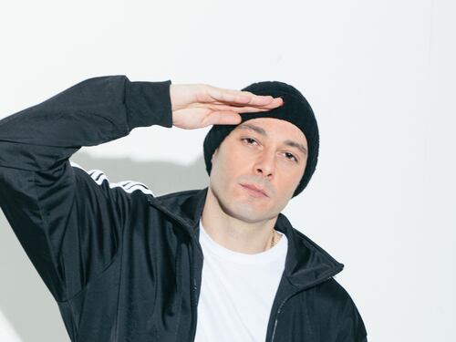Fabri Fibra attacca Fedez". È una scimmia che balla"
