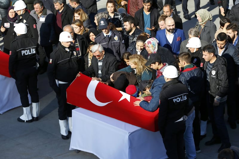 A Istanbul i funerali degli ufficiali uccisi 5