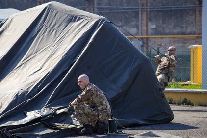 Piacenza, allestito l'ospedale da campo dell'esercito per il Covid-19 1