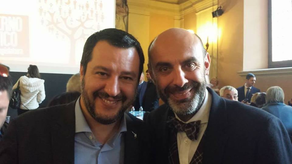 Il senatore Pillon ora tuona: "La figura paterna è sotto attacco"