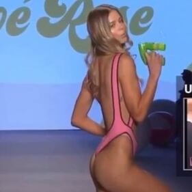  Danielle Knudson incanta su Instagram 9