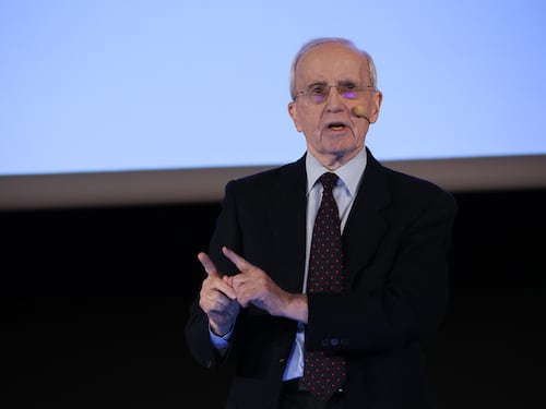 Il ritorno di Dan Peterson a 89 anni. Tajani lo ha chiamato a motivare il movimento giovanile di Forza Italia
