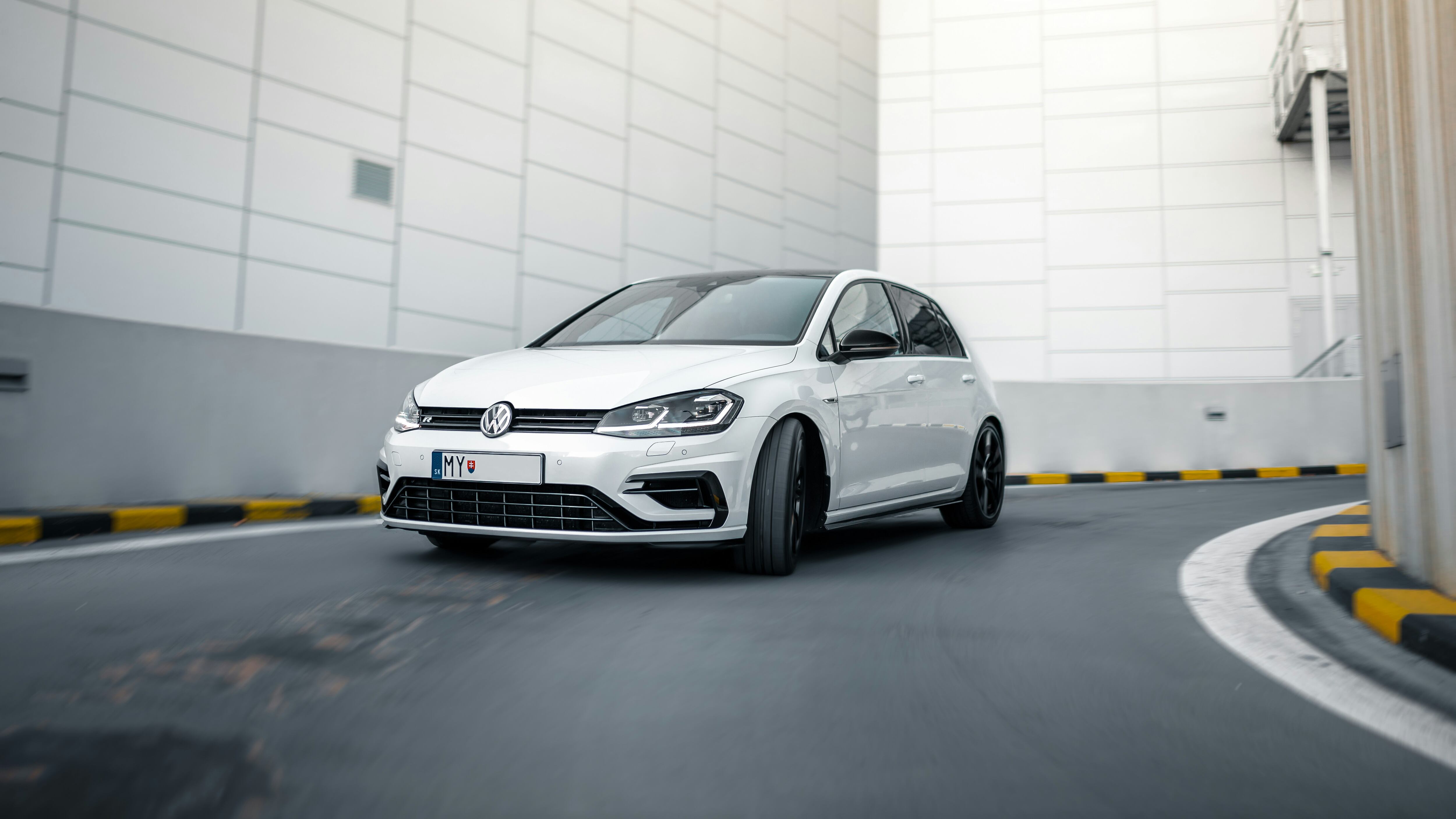 Mancano i processori: Volkswagen spegne Golf