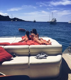 Belen Rodriguez al mare con Santiago, foto 5