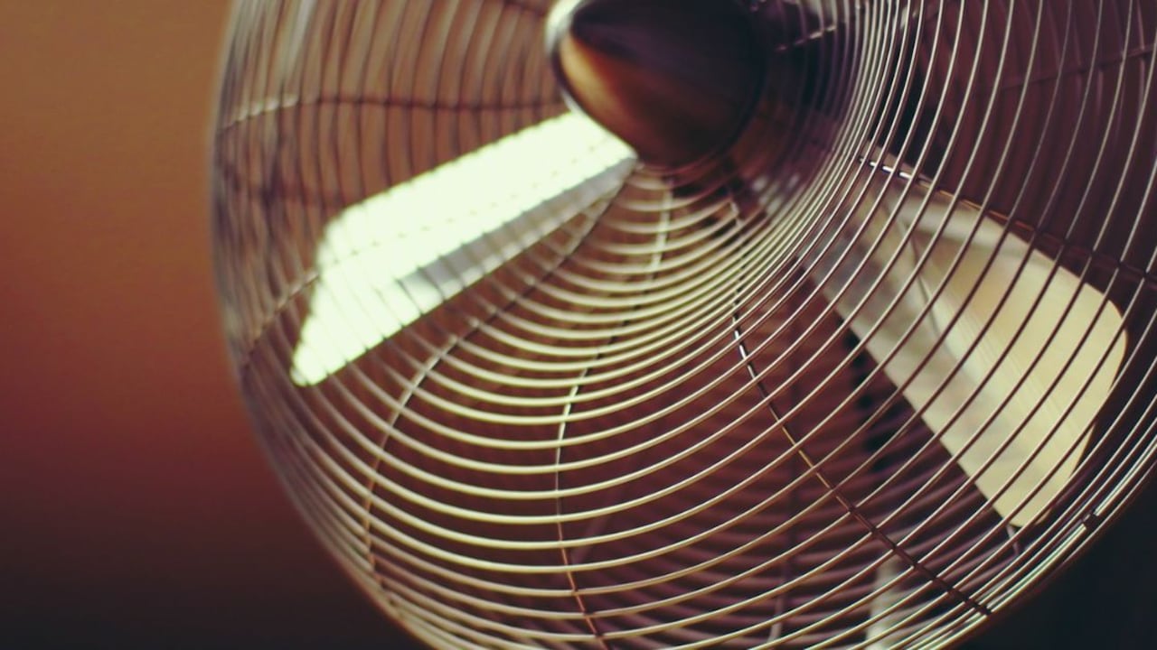 Caldo e afa? Quanto costa tenere acceso un ventilatore tutta la notte