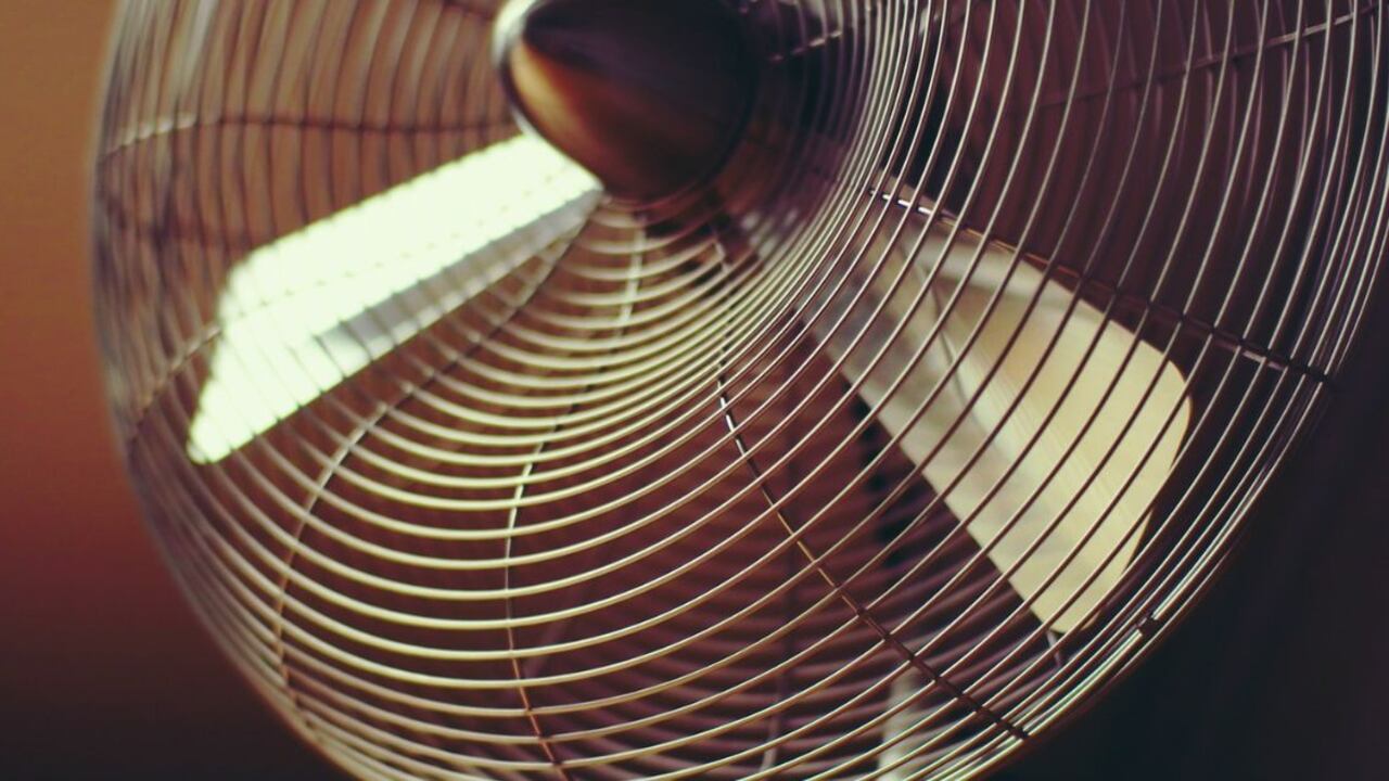 Caldo e afa? Quanto costa tenere acceso un ventilatore tutta la notte