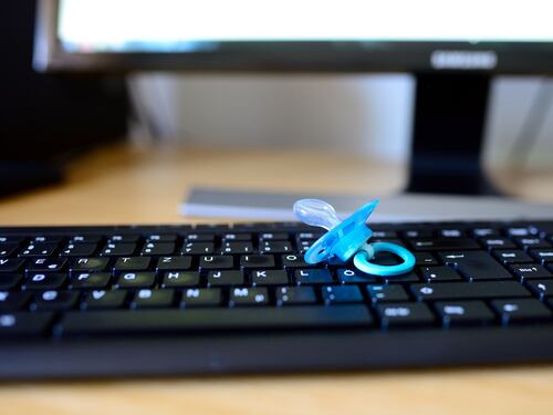 Per i genitori smart work, congedi e baby sitter