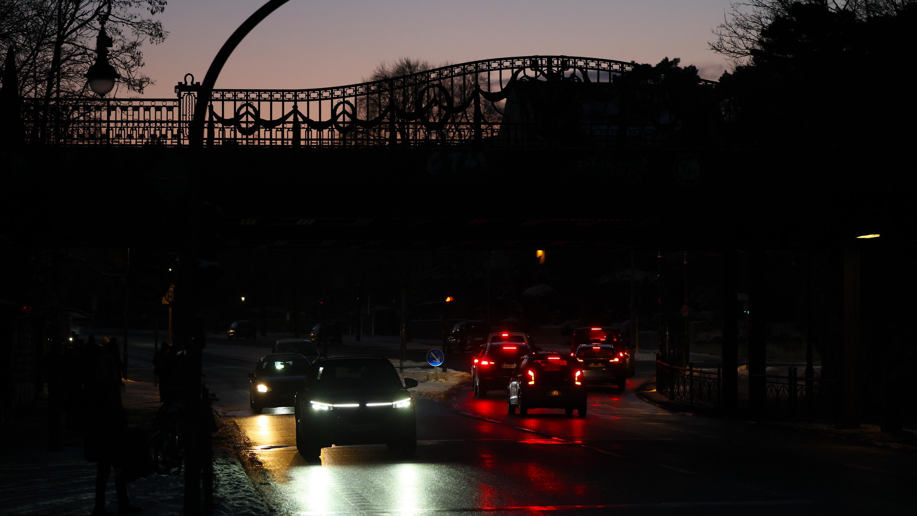 "Giocava a tennis durante il blackout", polemiche sul sindaco di Berlino
