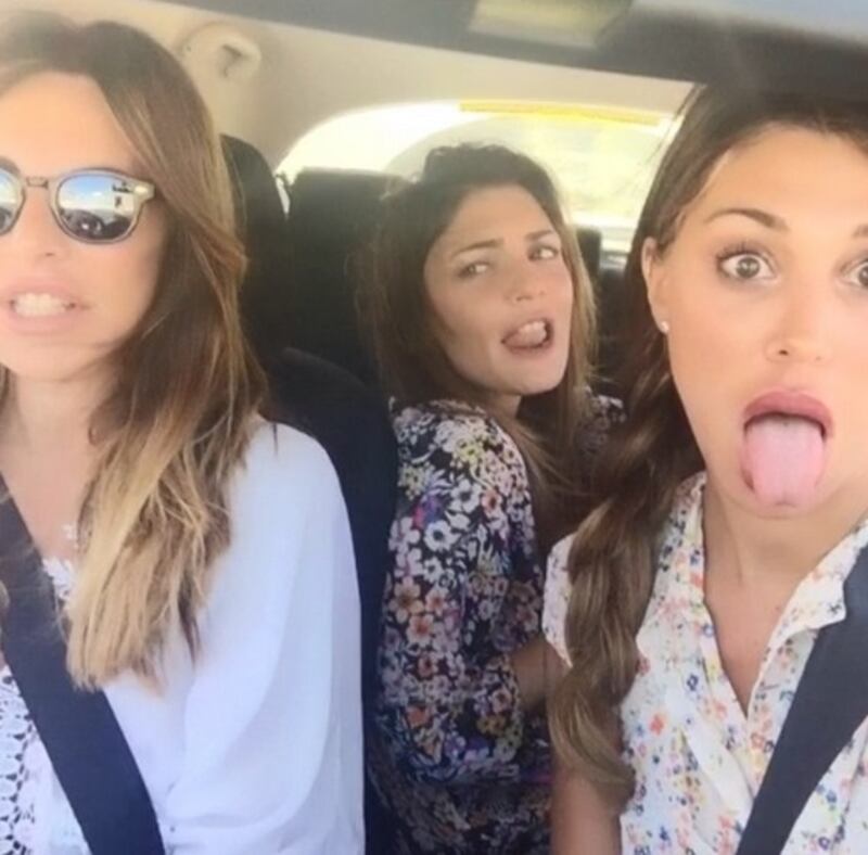 Belen Rodriguez: vacanza da single e il costume è hot 5