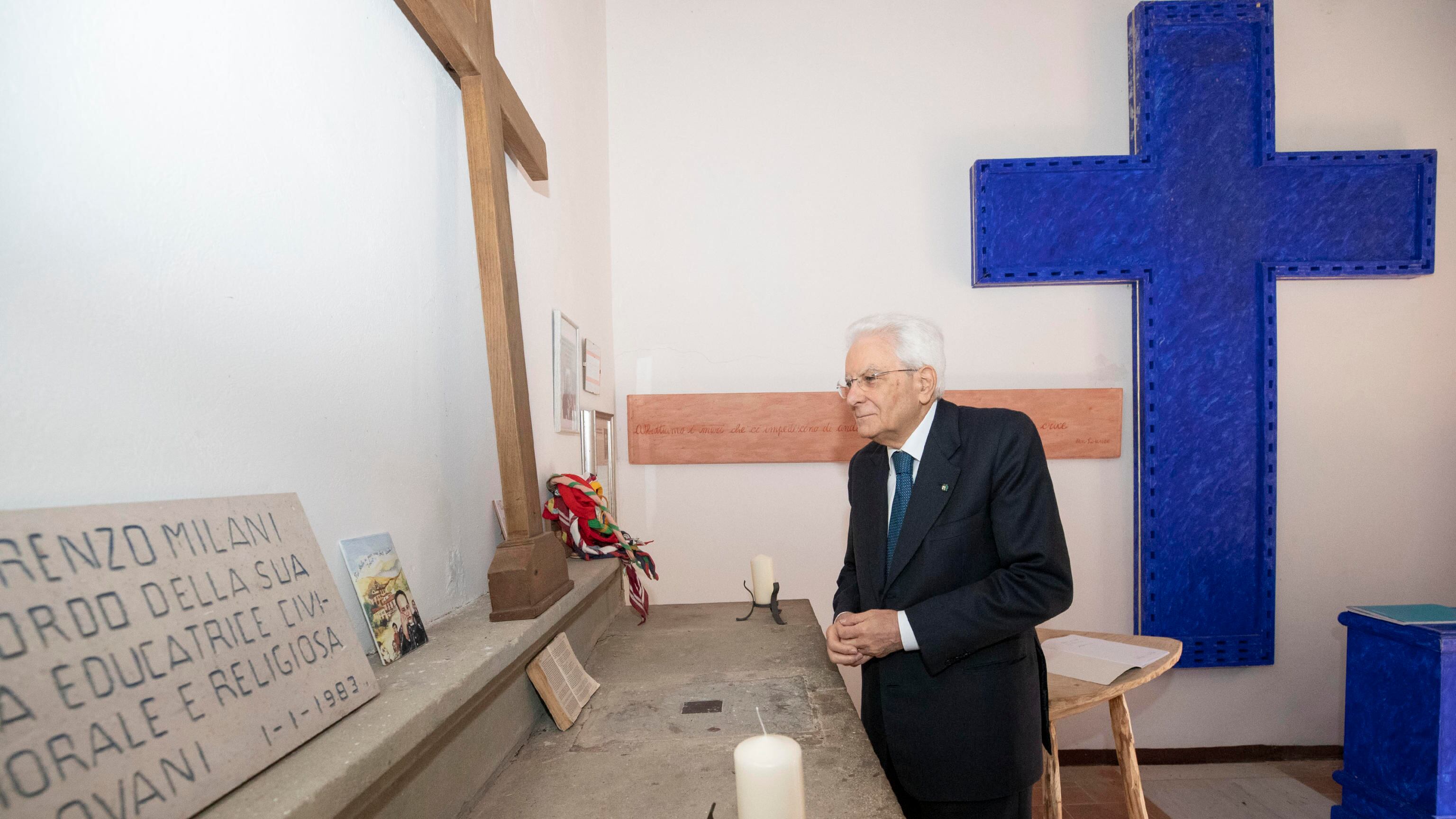 “Mai mettere a tacere qualcuno o un libro”. La lezione di Mattarella alle femministe e ai radical-chic