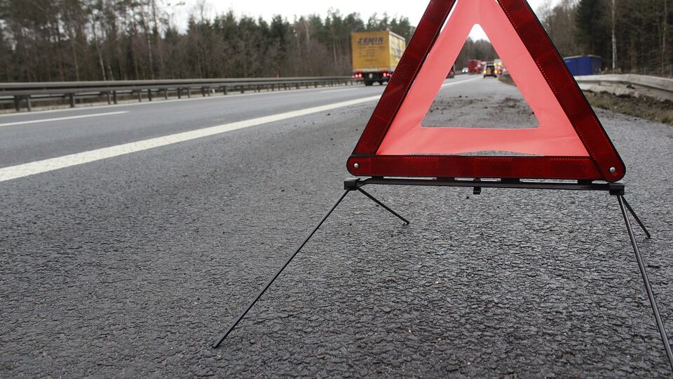 Incidente mortale a Sorrento: un’auto si ribalta, morta una ragazza 20enne