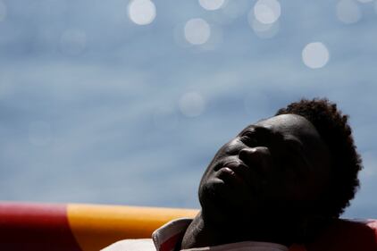 Migranti, il lavoro dei soccorritori nel Mediterraneo 13