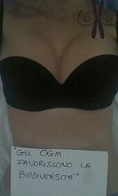 "Tette per la scienza": foto sexy contro le bufale  15