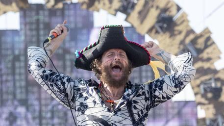 "Area protetta distrutta": le accuse al Jova Beach Party