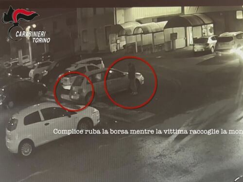 Torino, presa la banda delle "monetine": ecco il trucco dei loro furti