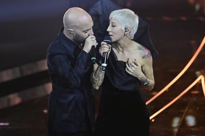 Sanremo 2024: ecco il look della quarta serata del Festival dei Negramaro 5