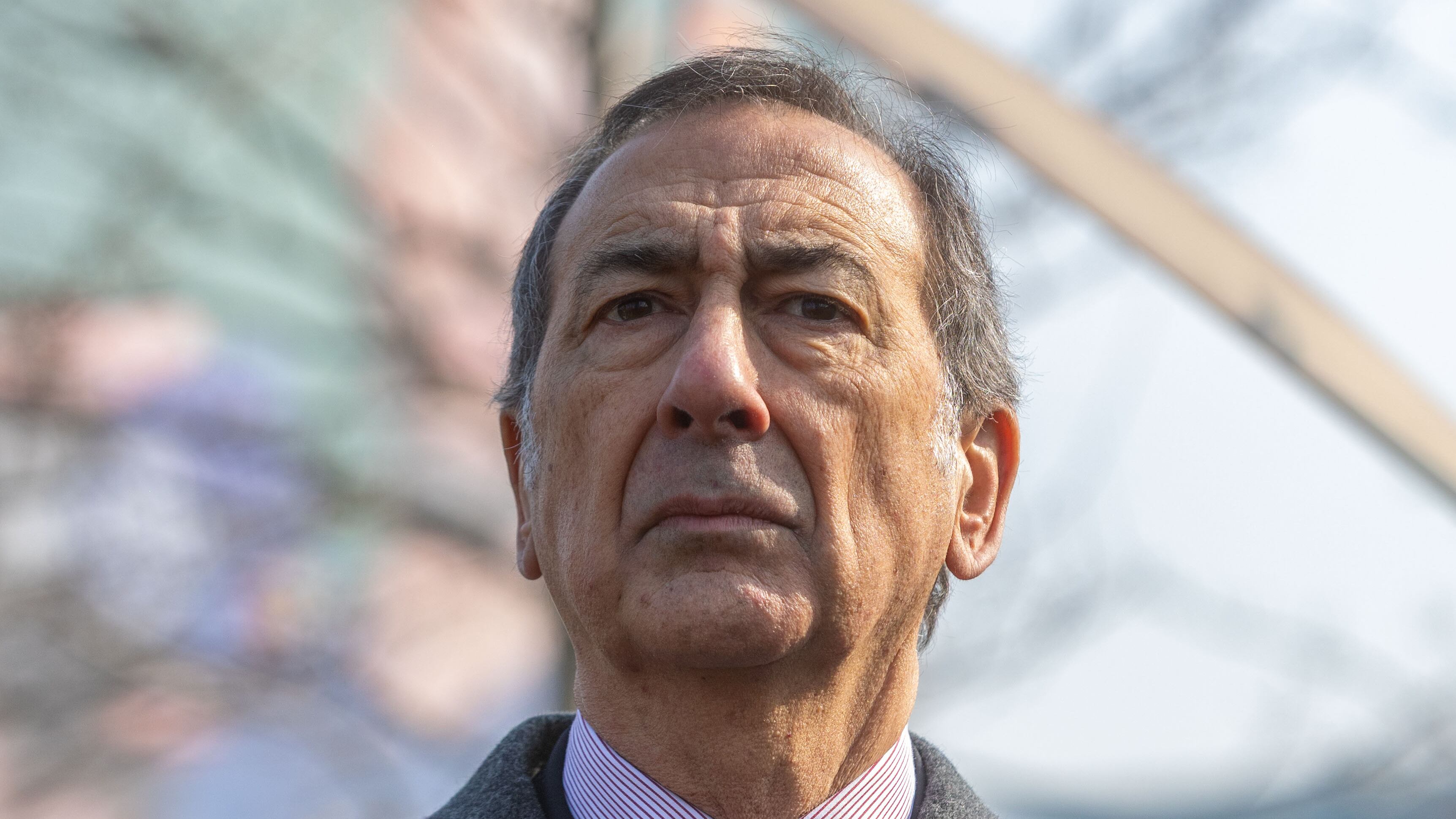 Sindaco nel bunker provato e stremato. Tancredi assediato è pronto a lasciare