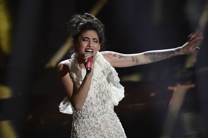 Sanremo 2018: i look sexy della seconda serata 4