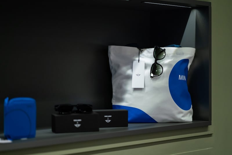 BMW e MINI, svelate le nuove collezioni Lifestyle 2024, guarda tutte le foto 9