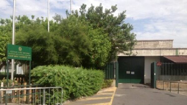 Agente ferito da detenuto finisce al pronto soccorso