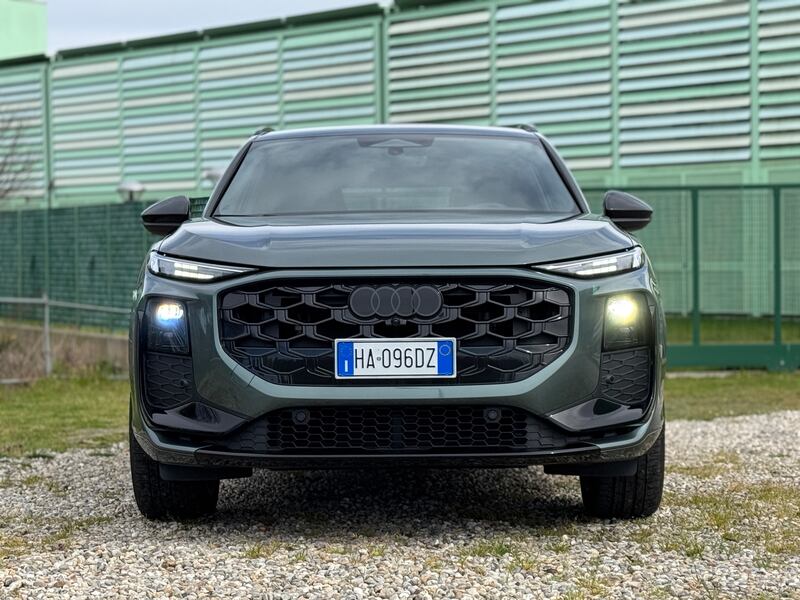 Nuova Audi Q3: la gallery 15