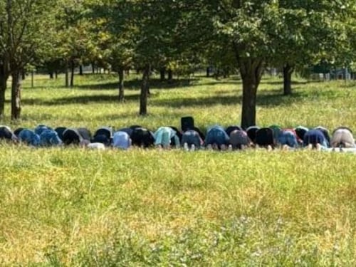 Parco trasformato in moschea, l'ira della Lega