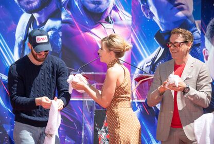 Il cast di Avengers: Endgamne a Hollywood per la cerimonia al Chinese Theatre 1