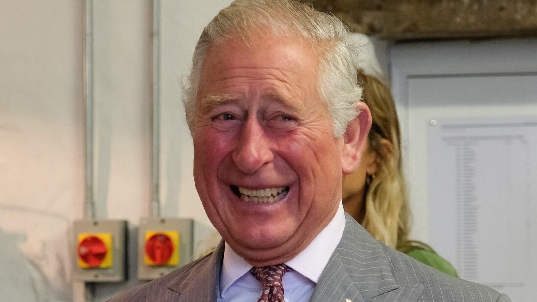 Lo humor di Carlo, William e della Regina: ecco come si divertono