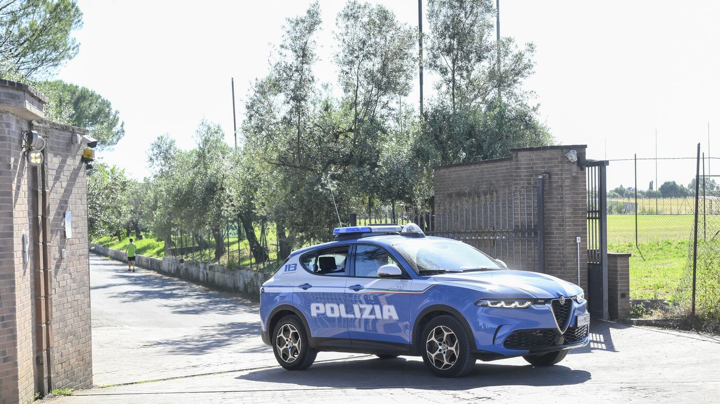 Rissa al pranzo di battesimo. Uomo aggredisce la suocera, la donna grave in ospedale