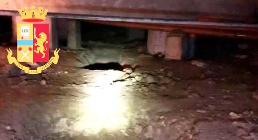 Taranto, trovato cadavere in uno scantinato delle case popolari 2