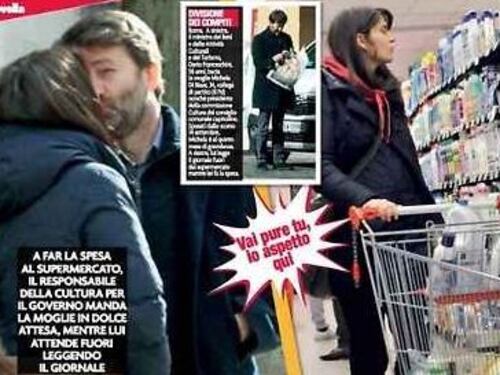 Novella 2000, Dario Franceschini fa la spesa con la moglie