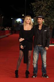 Paola Barale e Raz Degan, le foto della coppia 9