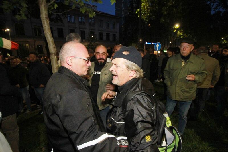 Milano, scontri al corteo per Ramelli tra l’estrema destra e la polizia 2