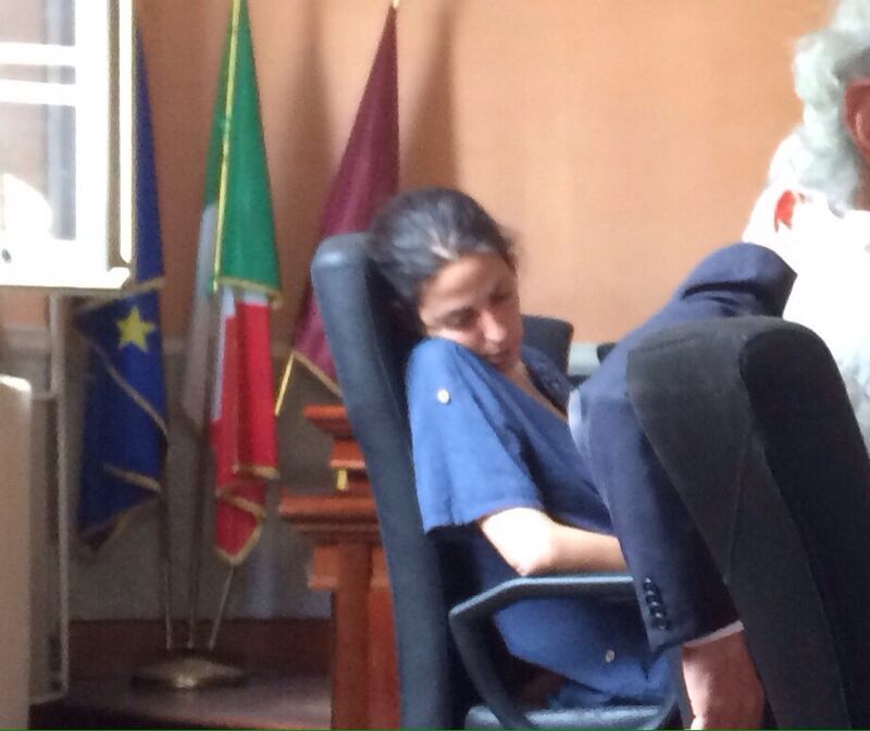 Silvia Decina dorme al X Municipio