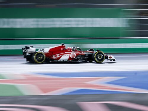Max beffa Leclerc e si prende anche la gara che non ama