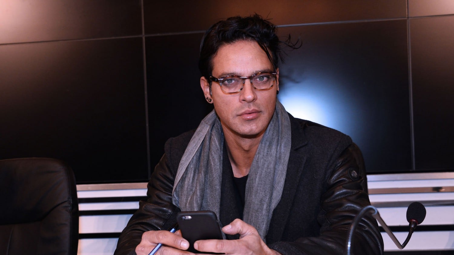 Gabriel Garko e la sua popolarità: rifiuta un selfie ed è subito guerra social