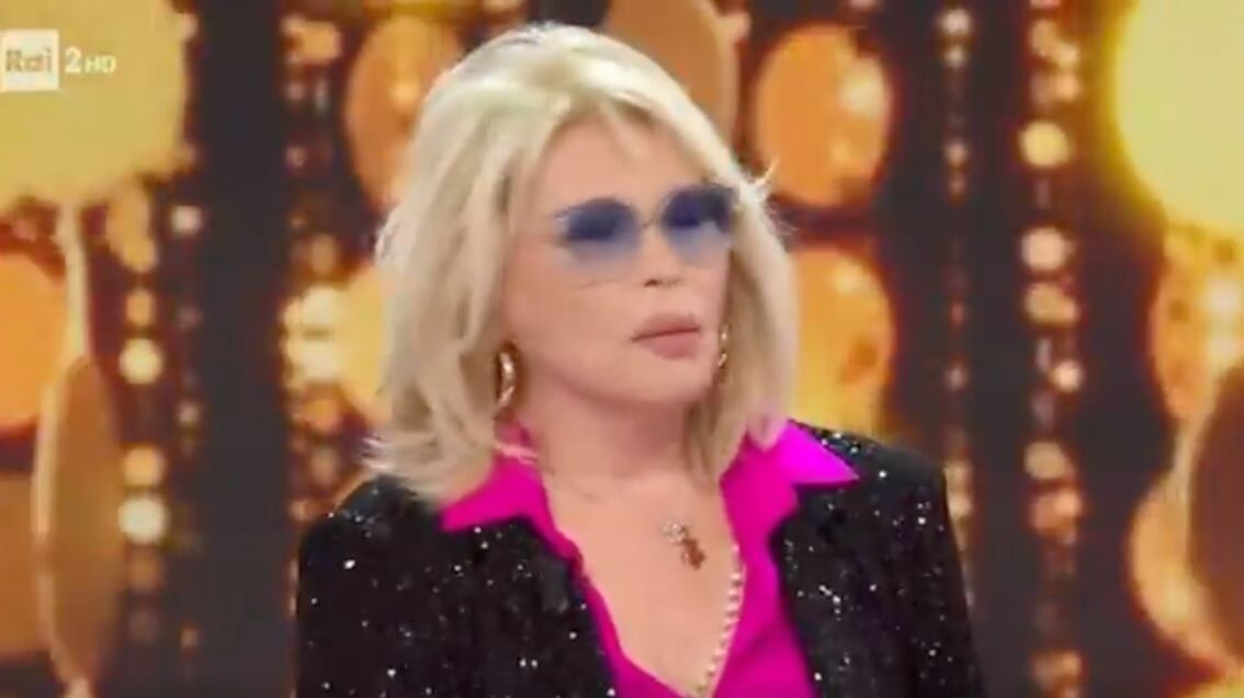 "Banale, penoso". Amanda Lear asfalta la star "italiana" dell'Eurovision