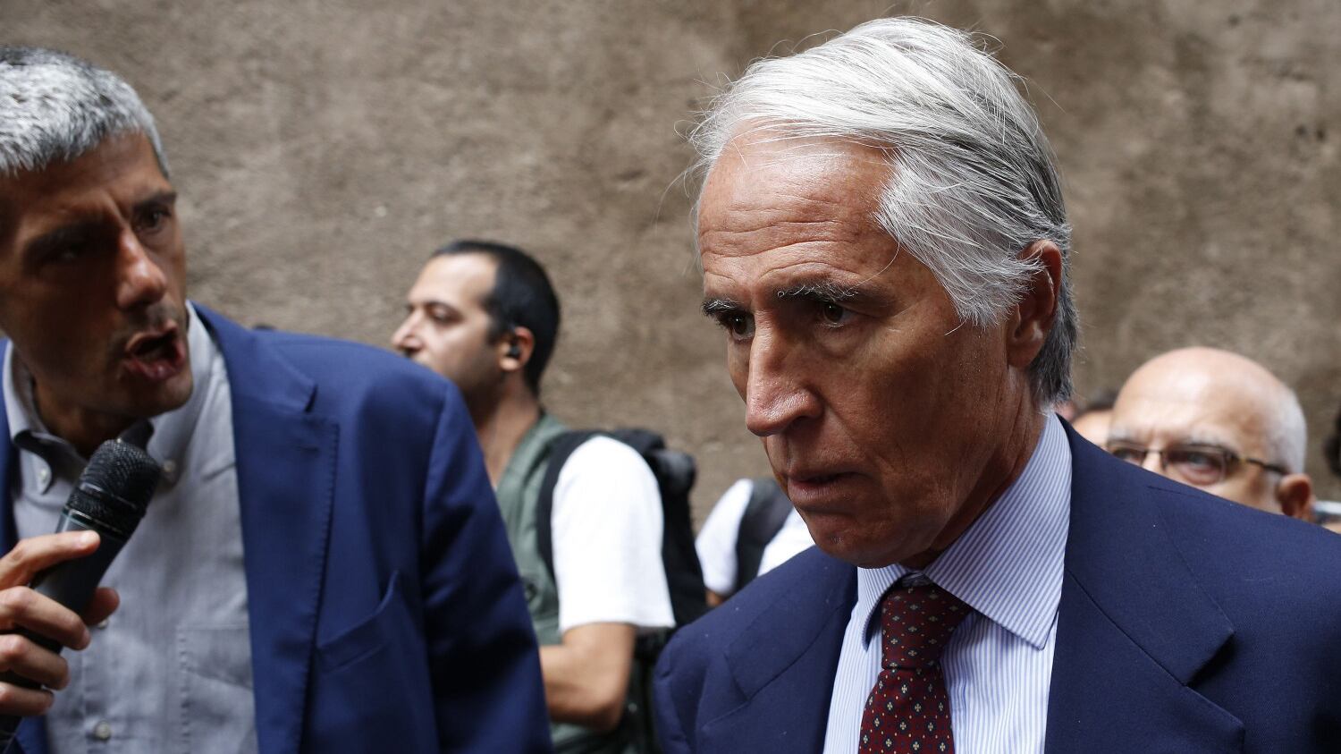 Ora gli italiani rischiano lo stop al pallone in tv: le tre opzioni sul tavolo