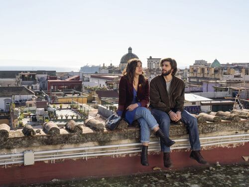 “Generazione 56K”, la serie sui sentimenti prima e dopo l'avvento di internet