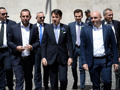 "È in affanno, ha sottovalutato". Nel M5S scoppia la bufera contro Conte