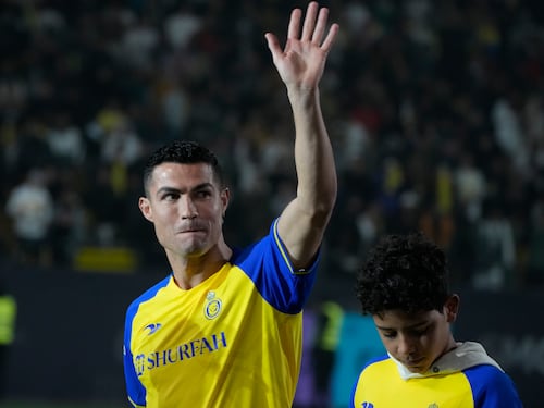 CR7 continua lo sciopero e medita di lasciare l’Arabia: cosa sta succedendo