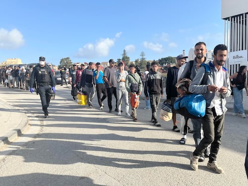 “Il morale dei socialisti è a terra”. Le carte su Ceuta travolgono il partito di Sanchez