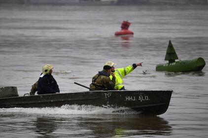 Continua la ricerca dei turisti dispersi nel Danubio 2