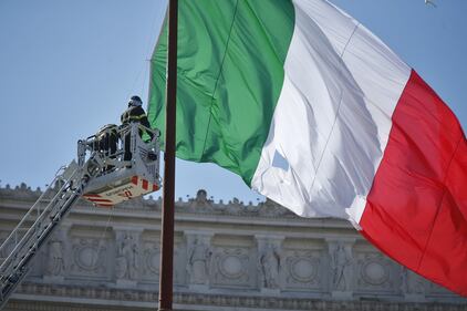 Virginia Raggi all'altare della Patria 13