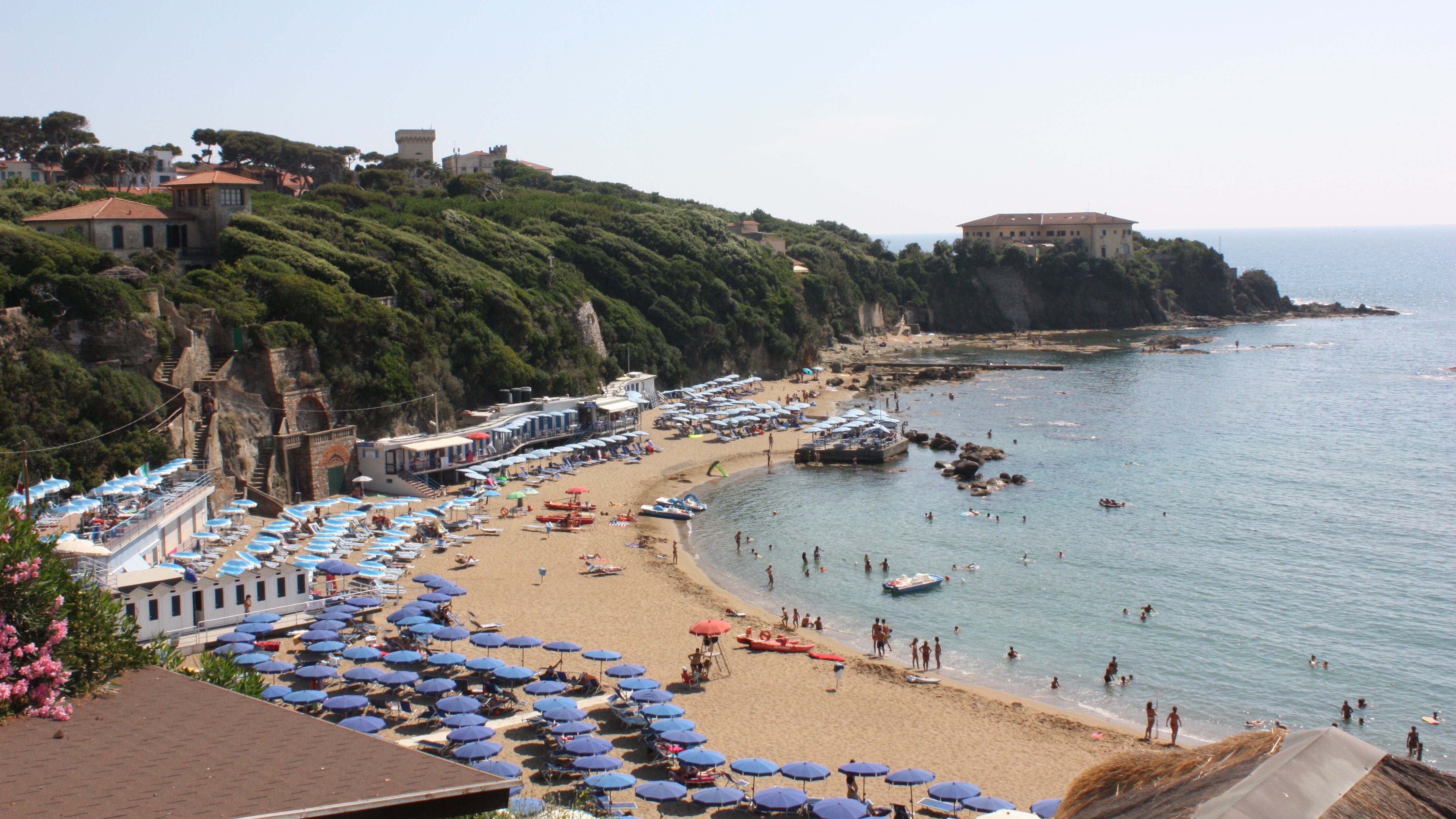 Caldo anomalo, si prolunga la stagione estiva: a mare fino a novembre