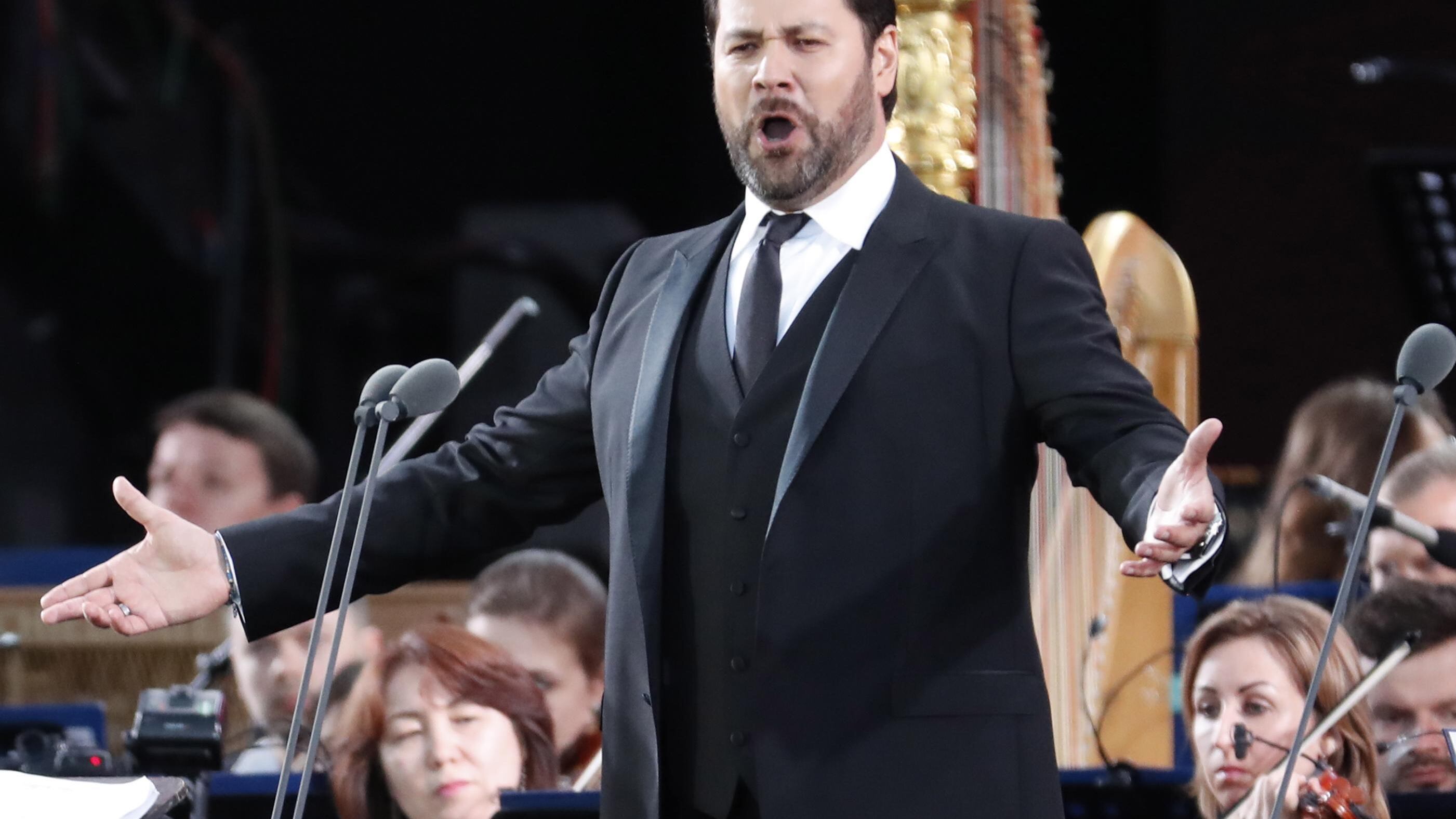 Un Abdrazakov superlativo, un monaco estone, la sicurezza del maestro Chailly e una sola donna: la sfortunata Ksenija