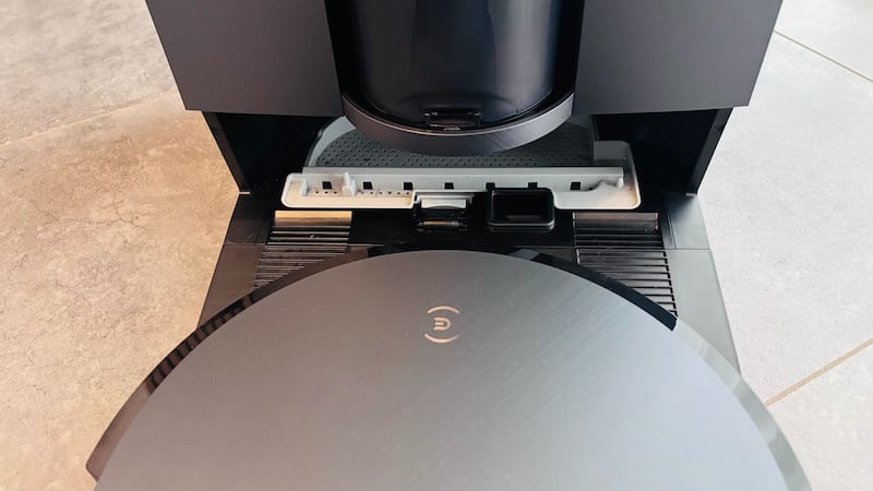 Ecovacs Deebot X12 OmniCyclone: tutte le foto 4