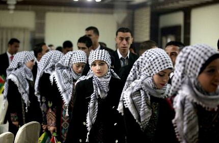 Gaza, nozze di massa per quaranta coppie 1